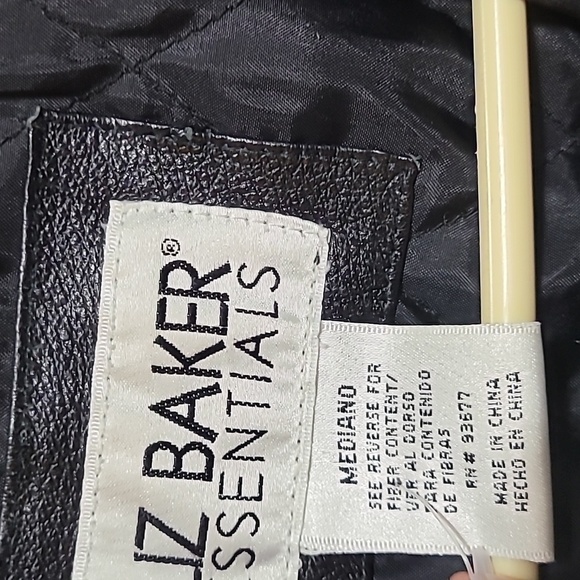 Liz Baker Essentials Leather jacket Women's Size Medium Thick Quality Motorcycle - Picture 3 of 16